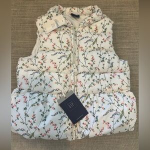 Baby Gap girls (2 years) puffer vest